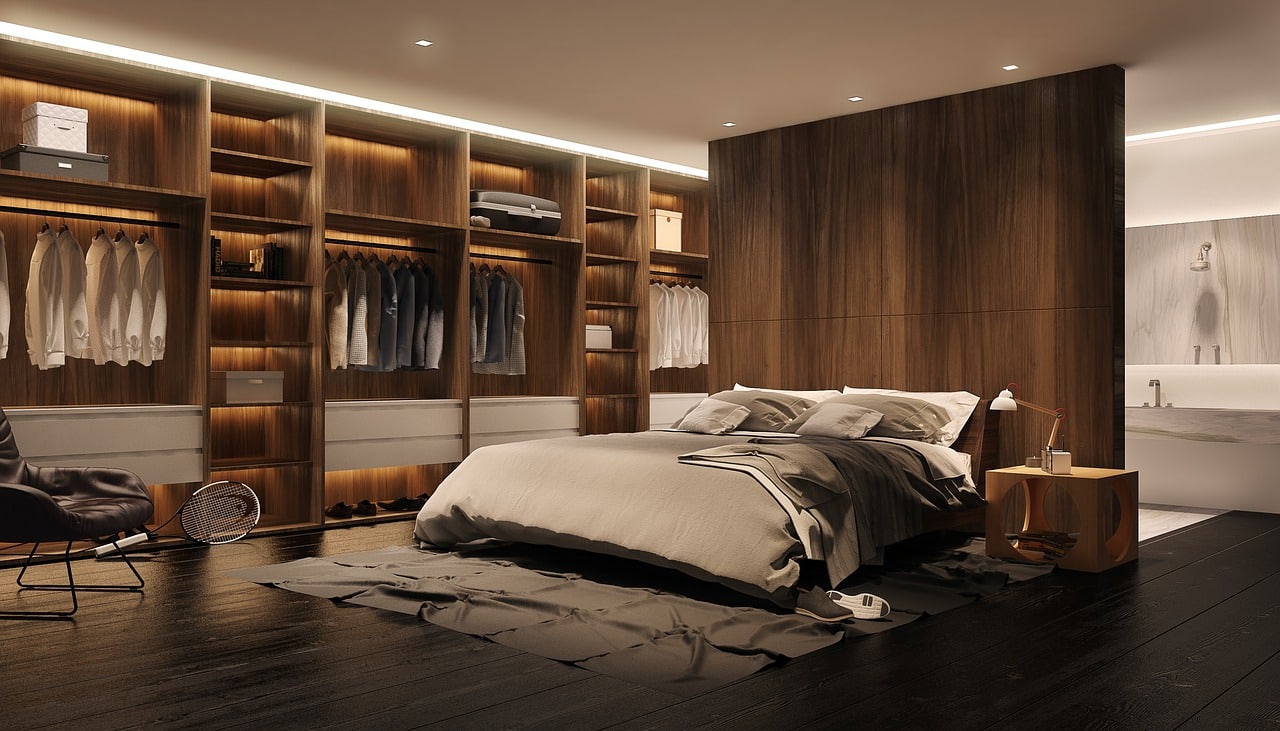 Une chambre bien équipée