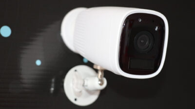 Les alarmes et les caméras : des dispositifs de sécurité essentiels
